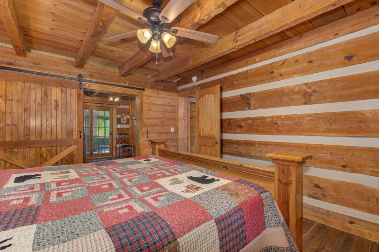 Friendly Bear Two Sevierville Exterior foto